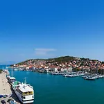 In Okrug Gornji With Terrace, Air Conditioning, Wifi 3436-1 * Trogir