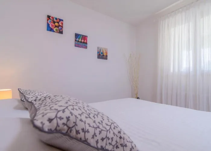 Апартаменти In Okrug Gornji With Terrace, Air Conditioning, Wifi 3436-1