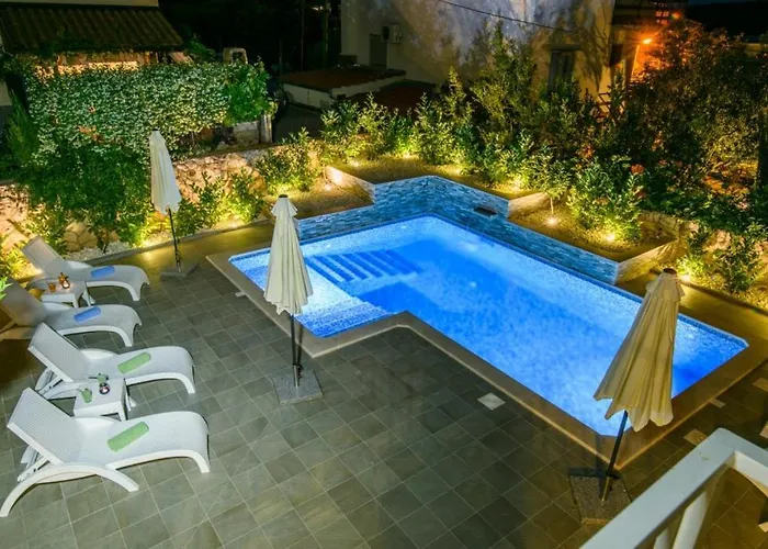 In Okrug Gornji With Terrace, Air Conditioning, Wifi 3436-1 *