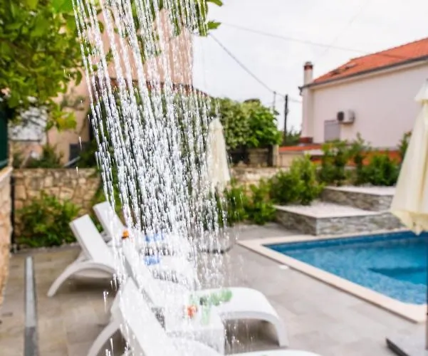 In Okrug Gornji With Terrace, Air Conditioning, Wifi 3436-1 * Трогір