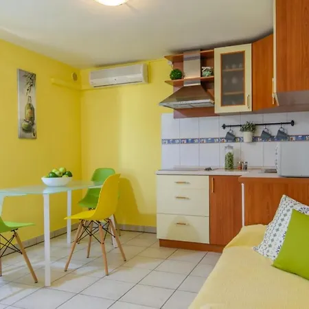 شقة In Okrug Gornji With Terrace, Air Conditioning, Wifi 3436-1 *
