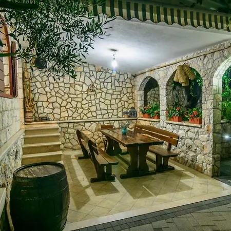 In Okrug Gornji With Terrace, Air Conditioning, Wifi 3436-1 Appartement Trogir