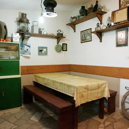 In Okrug Gornji With Terrace, Air Conditioning, Wifi 3436-1 Appartement