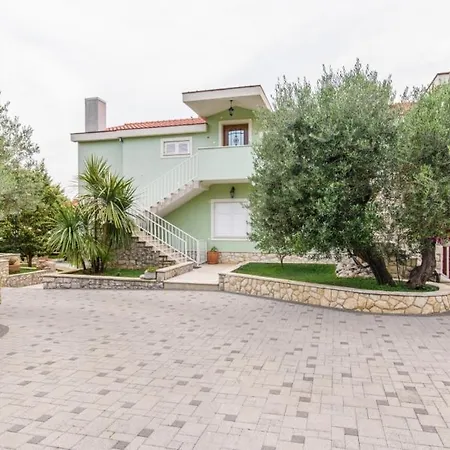 In Okrug Gornji With Terrace, Air Conditioning, Wifi 3436-1