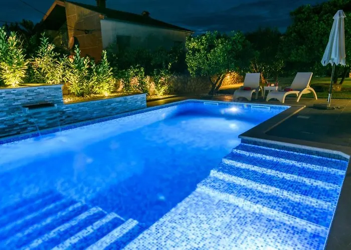 In Okrug Gornji With Terrace, Air Conditioning, Wifi 3436-1 *
